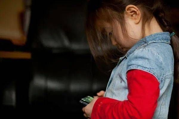 自闭症女孩半年玩游戏充值45万，日均消费数万成常态！