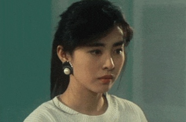 惊！网传王祖贤医美失败，新晋蓝衣战神动态图曝光引关注