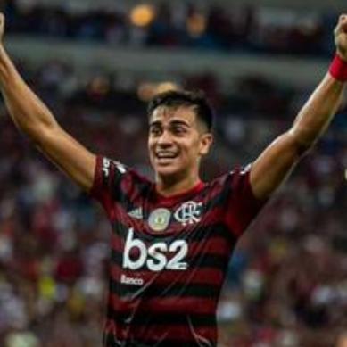 C罗任意球砸晕摄像师?2026球场安防盲区与防护技术全解析 C罗任意球砸晕摄像师?2026球场安防盲区与防护技术全解析