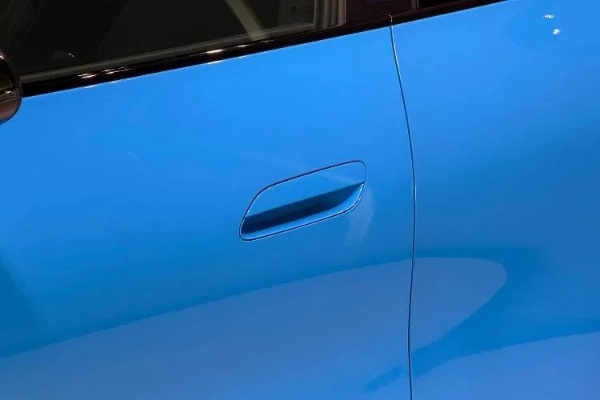 雷军力荐新SU7门把手,21.99万起 100%新国标认证 雷军力荐新SU7门把手,21.99万起 100%新国标认证