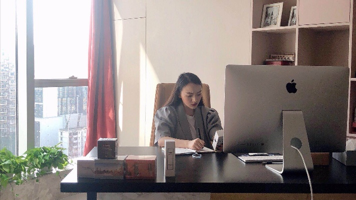 女子挂名上班不坐班 自主创业月入七八万 女子挂名上班不坐班 自主创业月入七八万