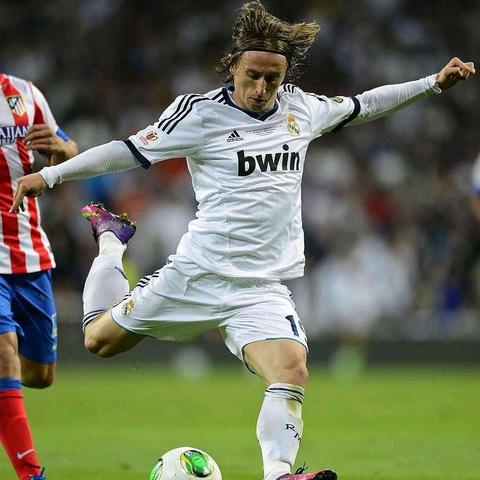 实况Online,红黑大脑坐镇中圈,全局掌控尽显运筹帷幄之势 实况Online,红黑大脑坐镇中圈,全局掌控尽显运筹帷幄之势