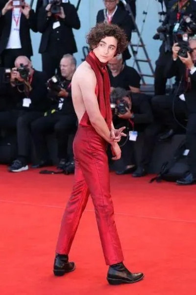 奥斯卡上甜茶遭羞辱，公开摆放其臀部模型