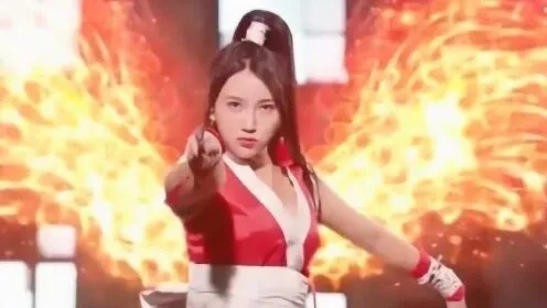 知名职业男选手模仿配音美女不知火舞，这操作也太颠了！