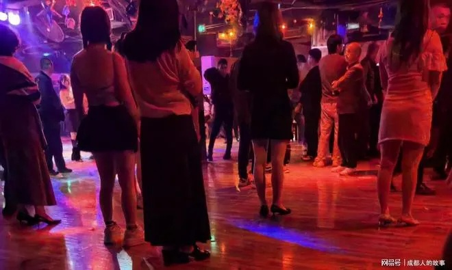 2026年梦幻夜总会爆火真相，3天百万流水的反常识布局策略