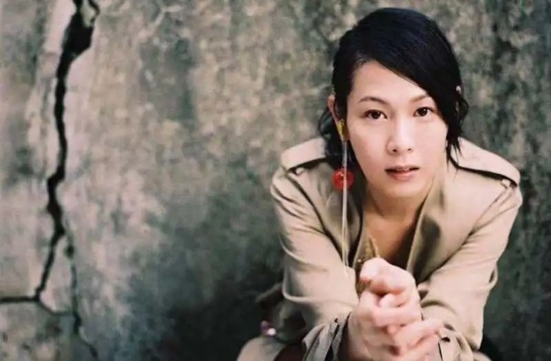 刘若英结婚类型解码，分床睡15年的两岸婚姻内幕与独立女性婚恋范式