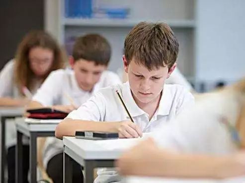 中园石化加油闹乌龙，英文仅少一个I引热议