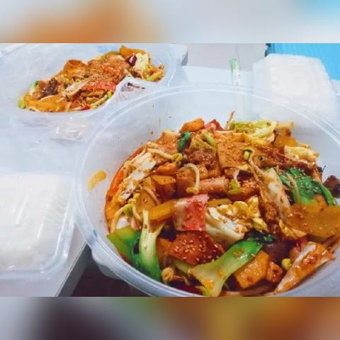 网友感慨“真正的麻辣香锅已罕见” 自制成新选择