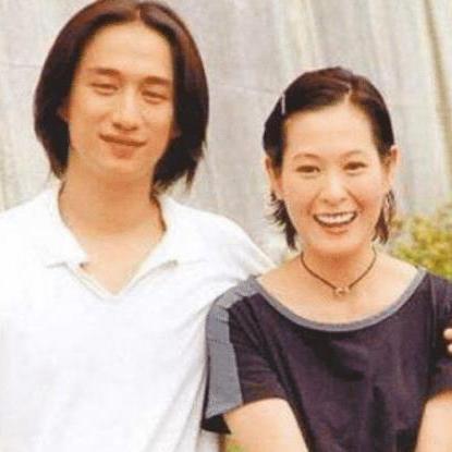 刘若英老公是谁?钟小江背景身份与两人婚恋时间线全解析(2026更新) 刘若英老公是谁?钟小江背景身份与两人婚恋时间线全解析(2026更新)