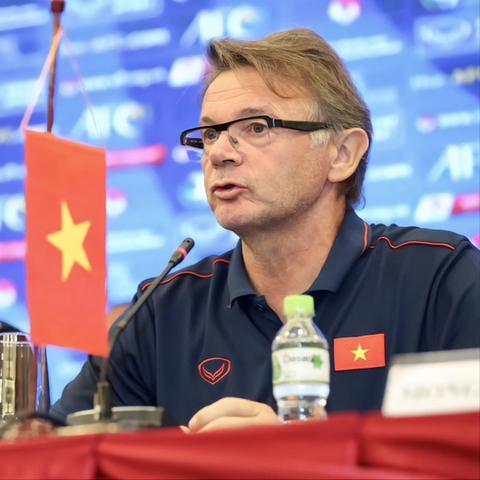 巫师2刺客之王2026重制版值得玩吗?硬核老玩家万字深度解析 巫师2刺客之王2026重制版值得玩吗?硬核老玩家万字深度解析