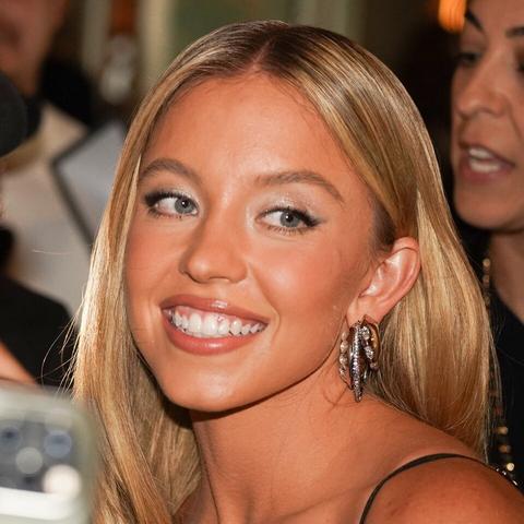 悉尼妹写真花絮,独家幕后视角赏析 悉尼妹写真花絮,独家幕后视角赏析