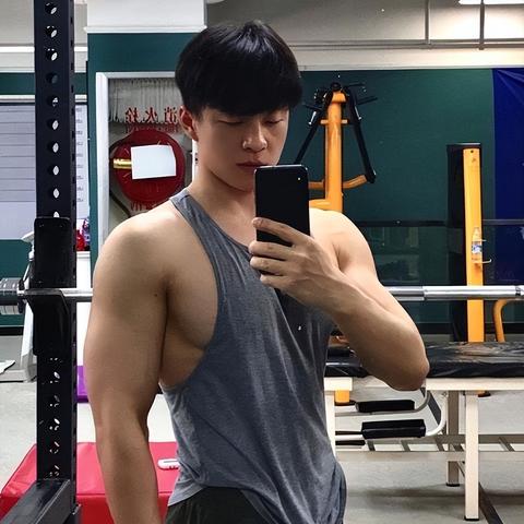 张宏涛肌肉照事件7年后，运动员社交媒体运营红线与变现生存指南