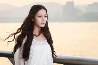 台湾宅男女神雪场中间跪地拍照 被日本网友骂了