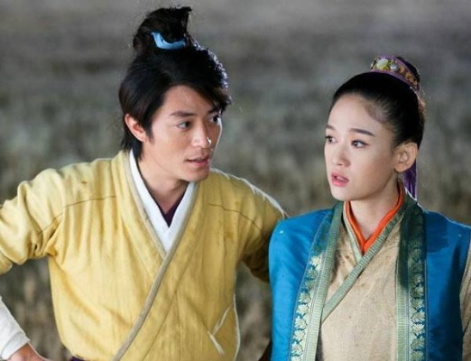 霍建华版笑傲江湖改编真相，东方不败性别争议与令狐冲演技全解析