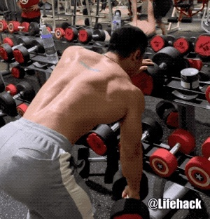 红色沙漠实体盘被恶搞，猛男翘臀图引网友二次创作欢乐多