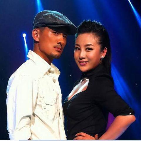 张冬玲阿宝结婚照爆红背后,2026年婚礼摄影新风向全攻略 张冬玲阿宝结婚照爆红背后,2026年婚礼摄影新风向全攻略