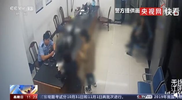 60岁阿姨砸20万追靳东,为何老年人成网络诈骗靶心?独家防骗指南助你守护家人 60岁阿姨砸20万追靳东,为何老年人成网络诈骗靶心?独家防骗指南助你守护家人