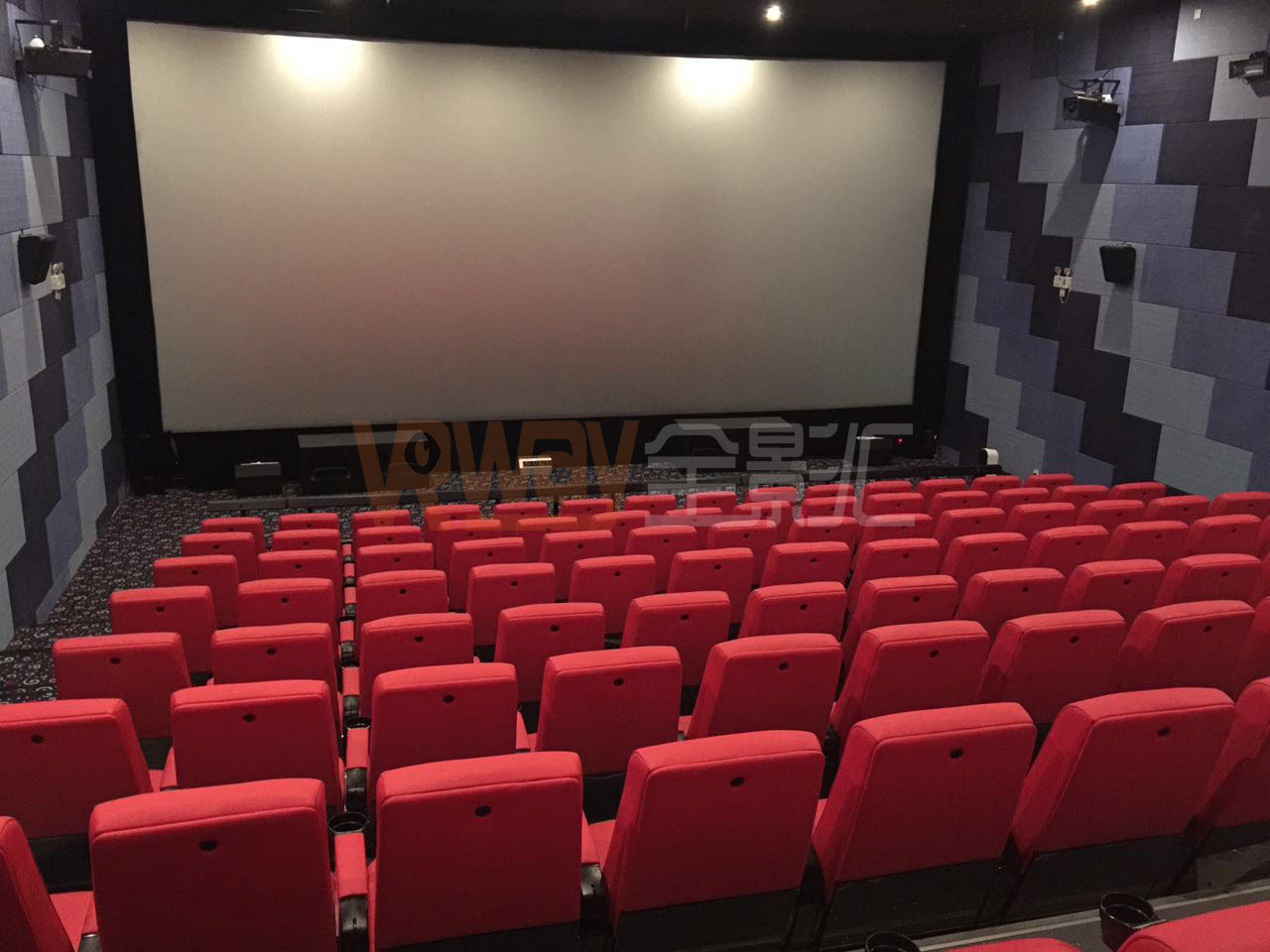 2026年AI赋能！爱拍巅峰演播厅如何零延迟打造影院级游戏直播？